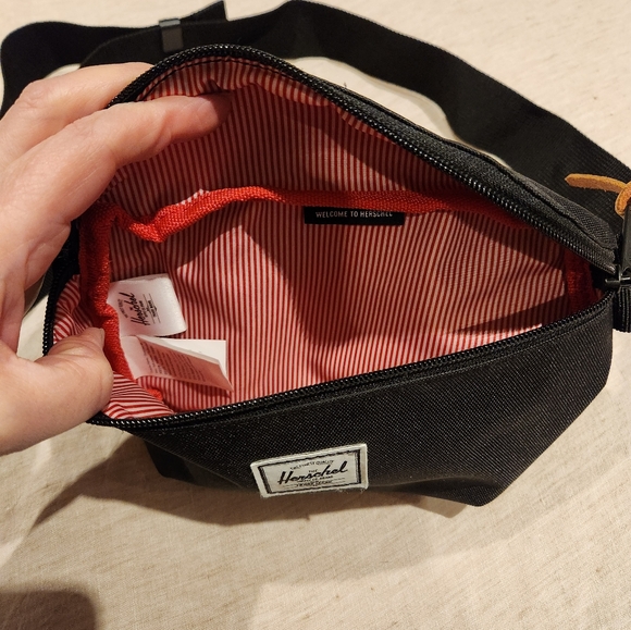 HERSCHEL BAG - Picture 2 of 2
